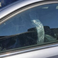 Priekšējo kreiso durvju stikls priekš OPEL VECTRA C 2008