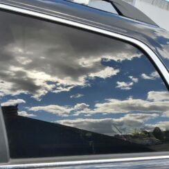 Aizmugurējais kreisais sānu stikls priekš VOLVO XC90 2004