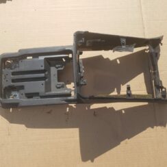 Centrālās konsoles iekšējā plastmasa priekš VOLVO XC90 2004