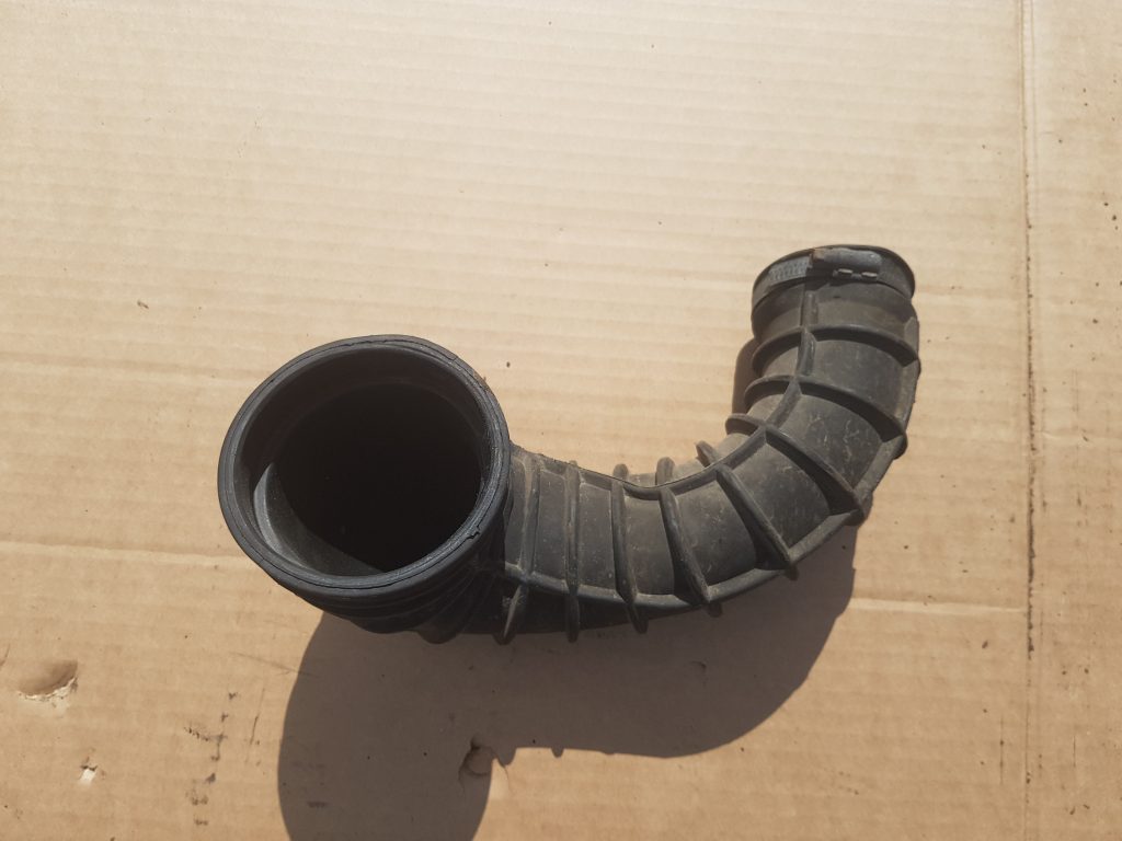 Gaisa filtra korpusa caurule priekš VOLVO XC90 2004