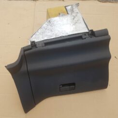 Mantu glabāšanas nodalījums pasažiera pusē priekš NISSAN X-TRAIL 2007