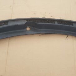 Vējstikla uzlikas (deflektora) režģis priekš NISSAN X-TRAIL 2007