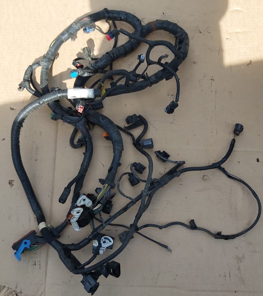 Dzinēja vadi priekš VOLVO C30 2008 BLACK 1 Dzinēja vadi priekš VOLVO C30 2008 BLACK