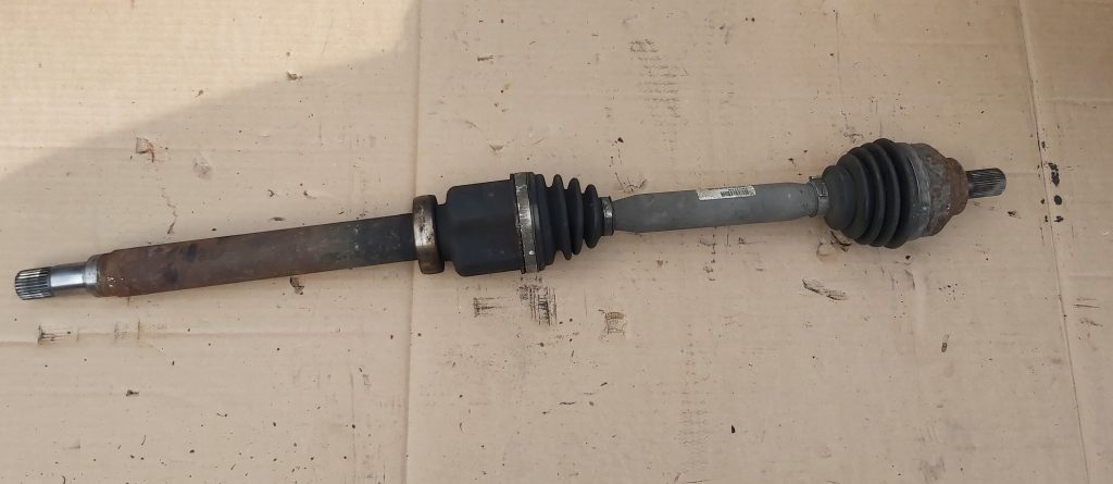 Pusass priekšēja labā priekš VOLVO C30 2008 BLACK