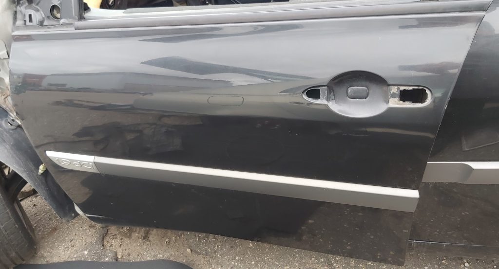 Priekšējās kreisās durvis priekš RENAULT MEGANE 2004