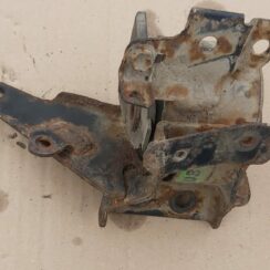 Dzinēja spilvens priekš TOYOTA AVENSIS 2004