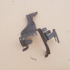 ABS bloka kronšteins priekš AUDI A4 2005