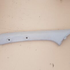 Priekšējas salona statnes apdare priekš TOYOTA HILUX 2009