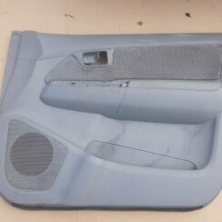 Priekšējo labo durvju apdare priekš TOYOTA HILUX 2009