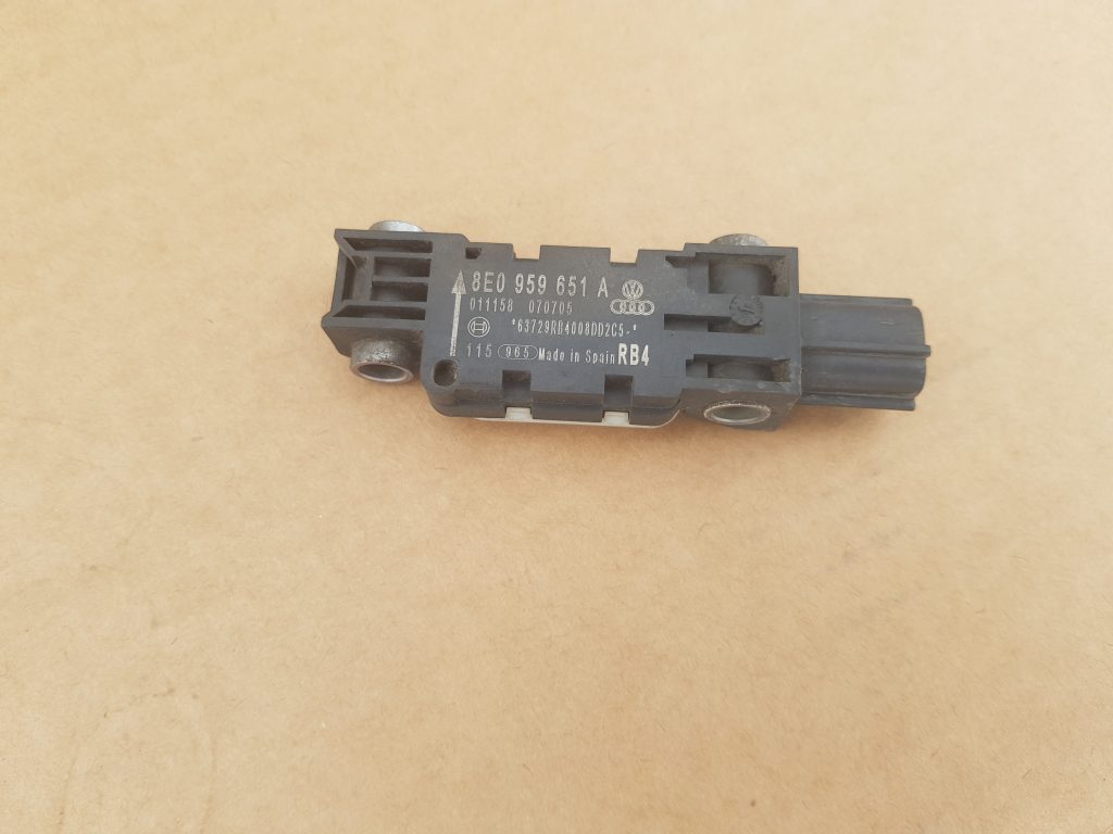 Drošības spilvena trieciensensors priekš AUDI A4 2005 1 Drošības spilvena trieciensensors priekš AUDI A4 2005