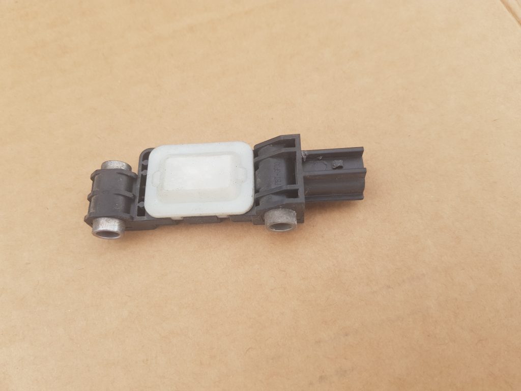 Drošības spilvena trieciensensors priekš AUDI A4 2005 2 Drošības spilvena trieciensensors priekš AUDI A4 2005