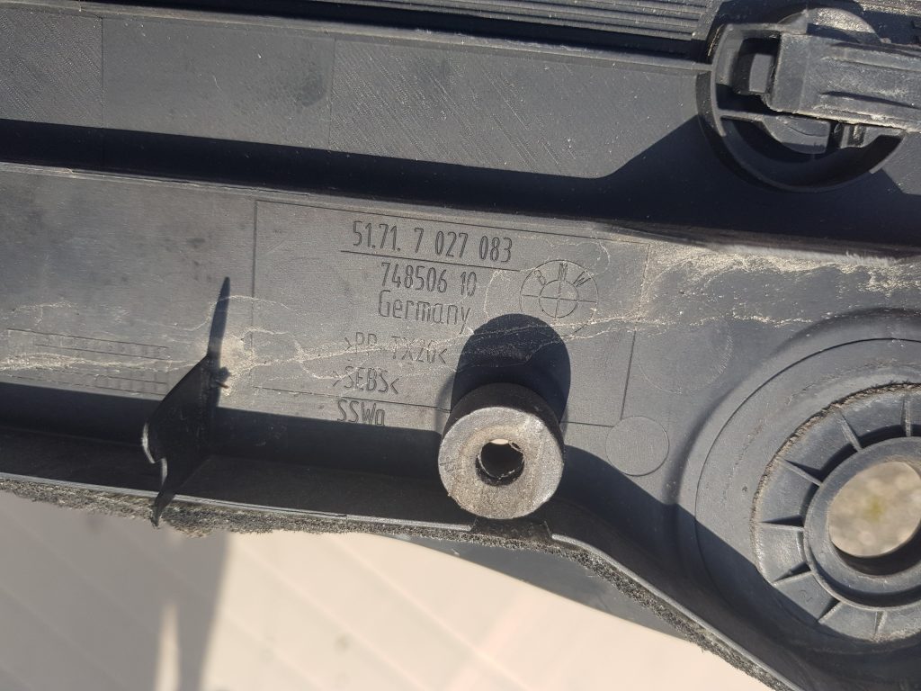 Vējstikla uzlika (deflektors) priekš BMW 530D E61 2006 TOURING TITANSILVER 2 Vējstikla uzlika (deflektors) priekš BMW 530D E61 2006 TOURING TITANSILVER