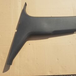 Vidējas salona statnes apdare priekš CITROEN C4 2018