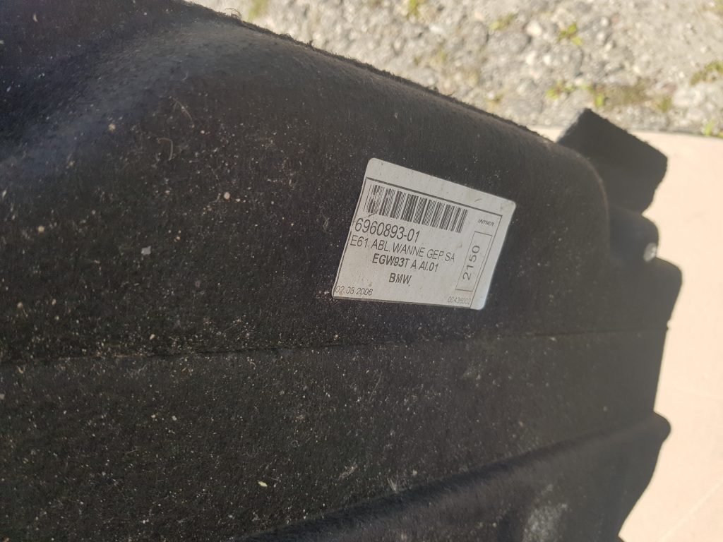 Bagāžnieka nodalījuma paliktnis priekš BMW 530D E61 2006 TOURING TITANSILVER 2 Bagāžnieka nodalījuma paliktnis priekš BMW 530D E61 2006 TOURING TITANSILVER