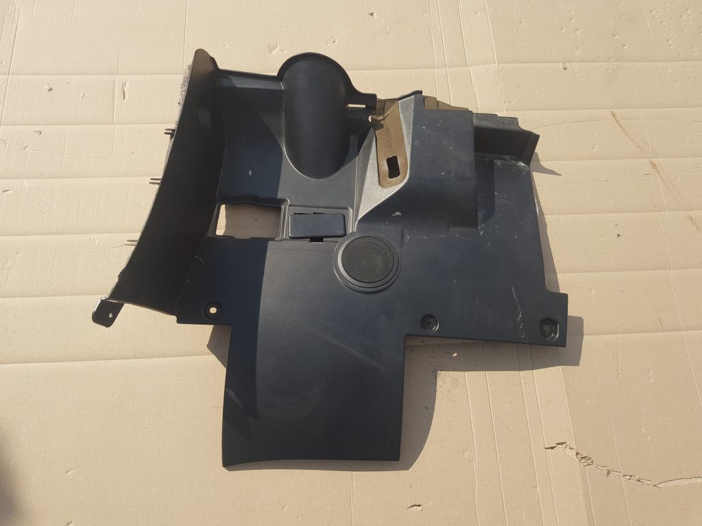 Mērinstrumentu paneļa apakšēja apdare priekš BMW 530D E61 2006 TOURING TITANSILVER 1 Mērinstrumentu paneļa apakšēja apdare priekš BMW 530D E61 2006 TOURING TITANSILVER