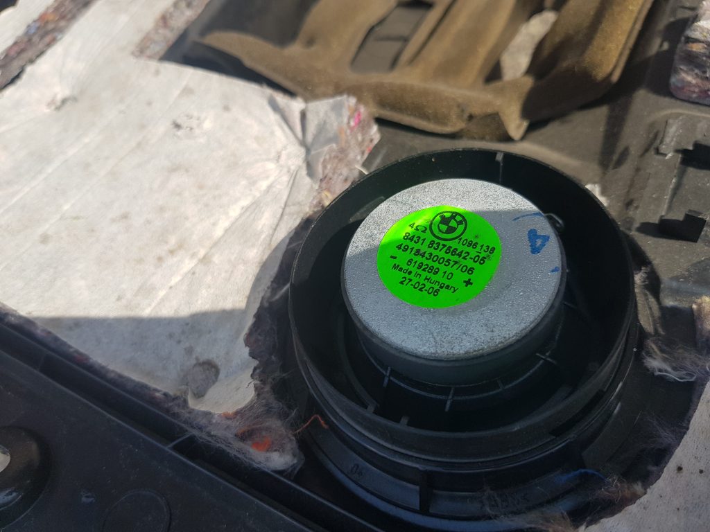 Mērinstrumentu paneļa apakšēja apdare priekš BMW 530D E61 2006 TOURING TITANSILVER 2 Mērinstrumentu paneļa apakšēja apdare priekš BMW 530D E61 2006 TOURING TITANSILVER