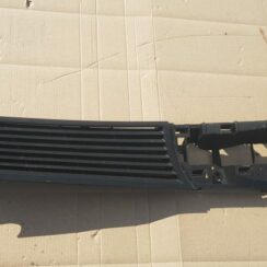 Bagāžnieka nodalījuma ventilācijas režģis priekš BMW 530D E61 2006 TOURING TITANSILVER