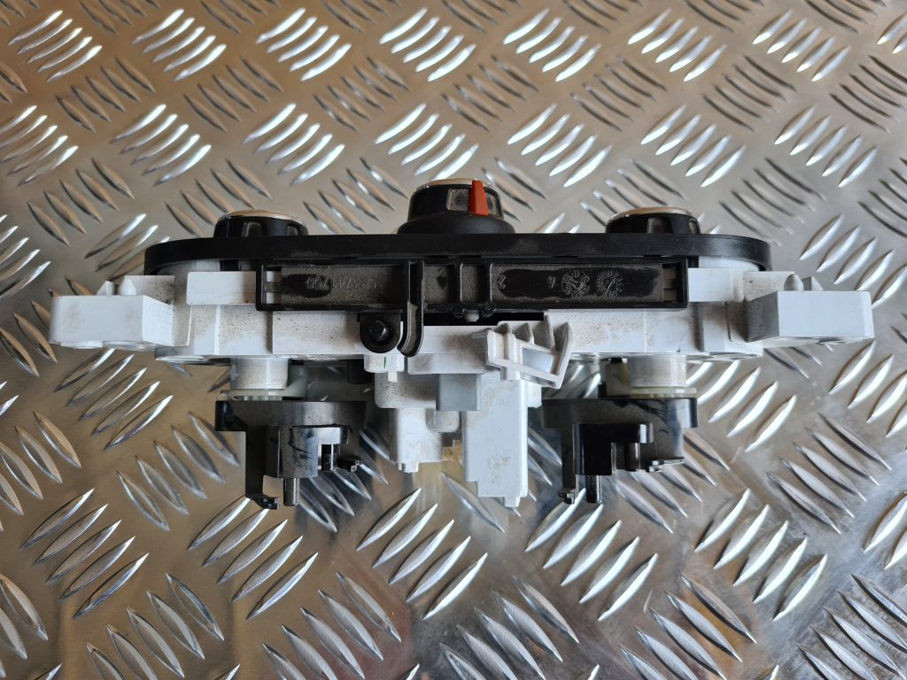 Klimata kontroles bloks priekš DACIA LODGY 2014 4 Klimata kontroles bloks priekš DACIA LODGY 2014