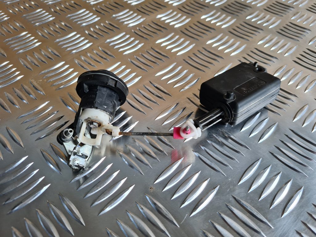 Aizdedzes slēdzene priekš DACIA LODGY 2014