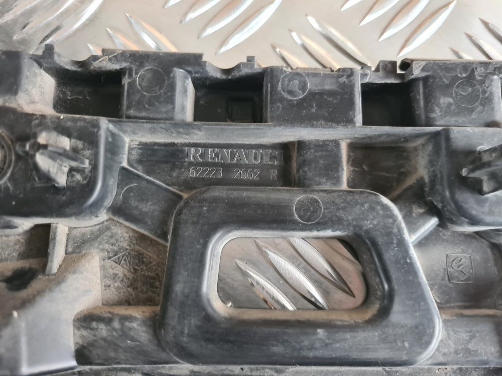 Priekšējā spārna un bufera stiprinājums priekš DACIA LODGY 2014 2 Priekšējā spārna un bufera stiprinājums priekš DACIA LODGY 2014