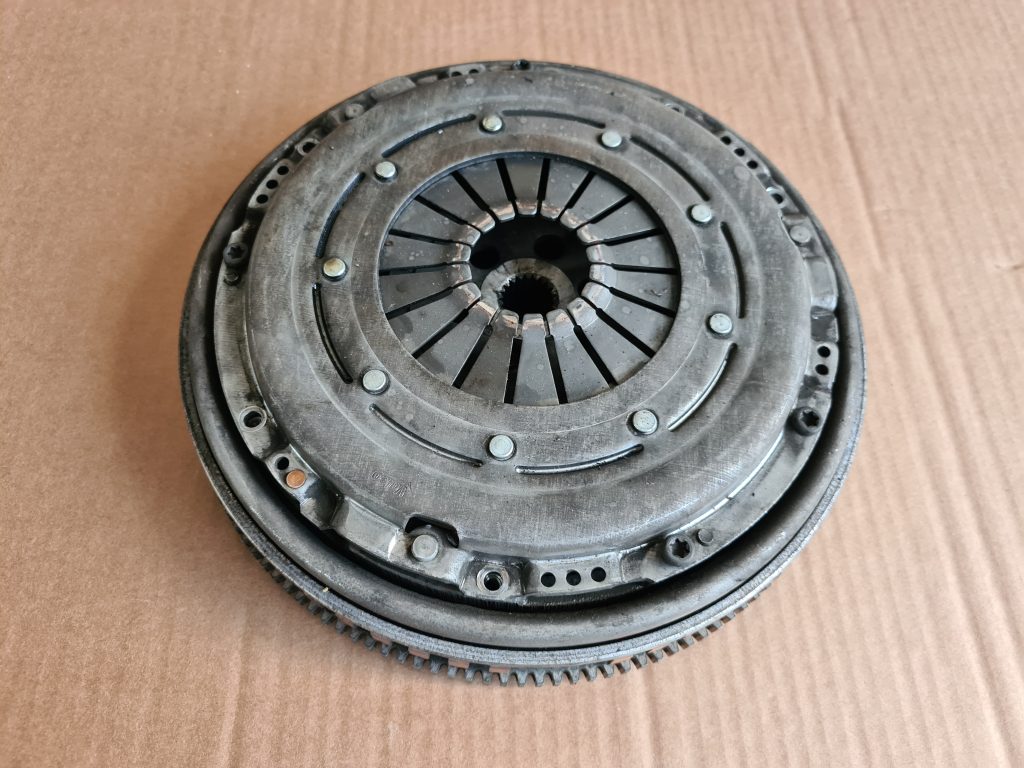 Sajūga komplekts priekš DACIA LODGY 2014 2 Sajūga komplekts priekš DACIA LODGY 2014