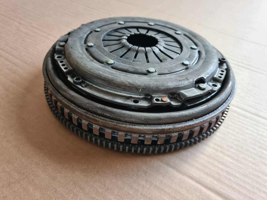 Sajūga komplekts priekš DACIA LODGY 2014 4 Sajūga komplekts priekš DACIA LODGY 2014