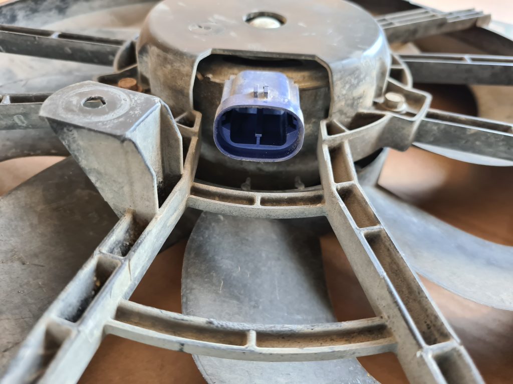 Dzesēšanas radiatora ventilators priekš DACIA LODGY 2014 2 Dzesēšanas radiatora ventilators priekš DACIA LODGY 2014