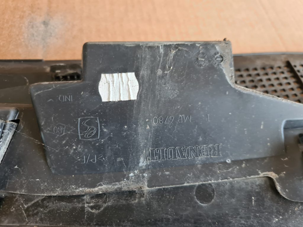 Vējstikla uzlikas (deflektora) režģis priekš DACIA LODGY 2014 5 Vējstikla uzlikas (deflektora) režģis priekš DACIA LODGY 2014