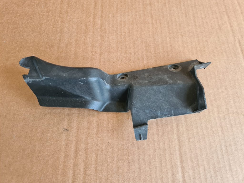 Pārsega eņģes uzlika priekš DACIA LODGY 2014 1 Pārsega eņģes uzlika priekš DACIA LODGY 2014