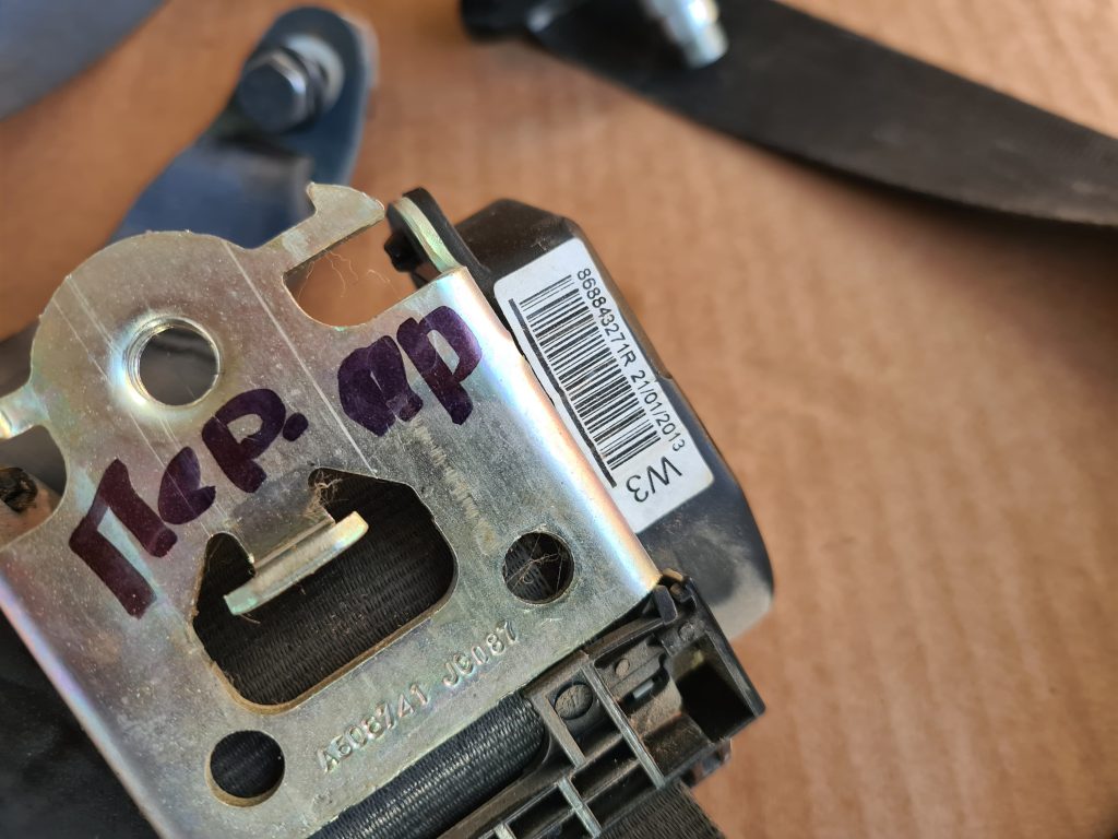 Priekšējā labā drošības josta priekš DACIA LODGY 2014 3 Priekšējā labā drošības josta priekš DACIA LODGY 2014