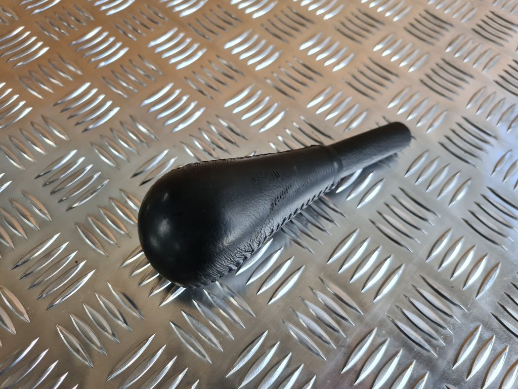 Pārnesumu pārslēgšanas kloķa uzgalis priekš CHRYSLER SEBRING 2006