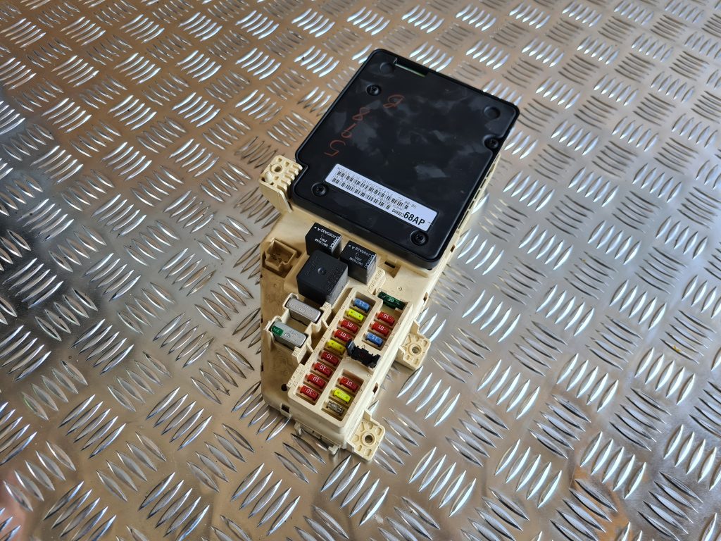 Drošinātāju bloks priekš CHRYSLER SEBRING 2006