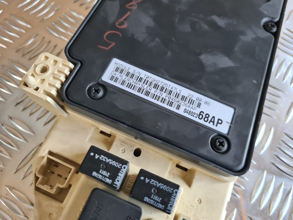 Drošinātāju bloks priekš CHRYSLER SEBRING 2006