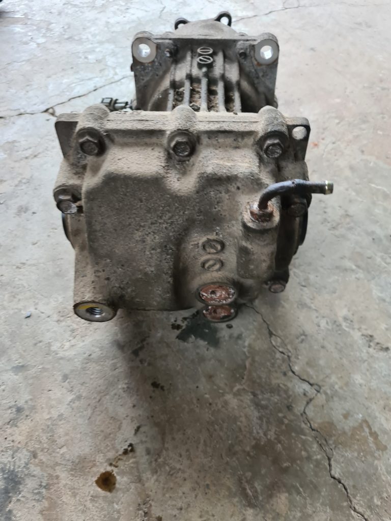 Aizmugurējais reduktors priekš NISSAN X-TRAIL 2005