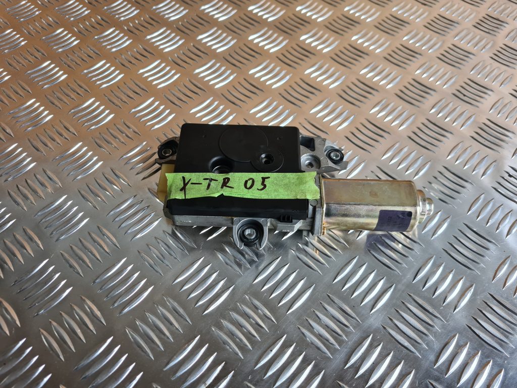 Lūka motors priekš NISSAN X-TRAIL 2005 4 Lūka motors priekš NISSAN X-TRAIL 2005