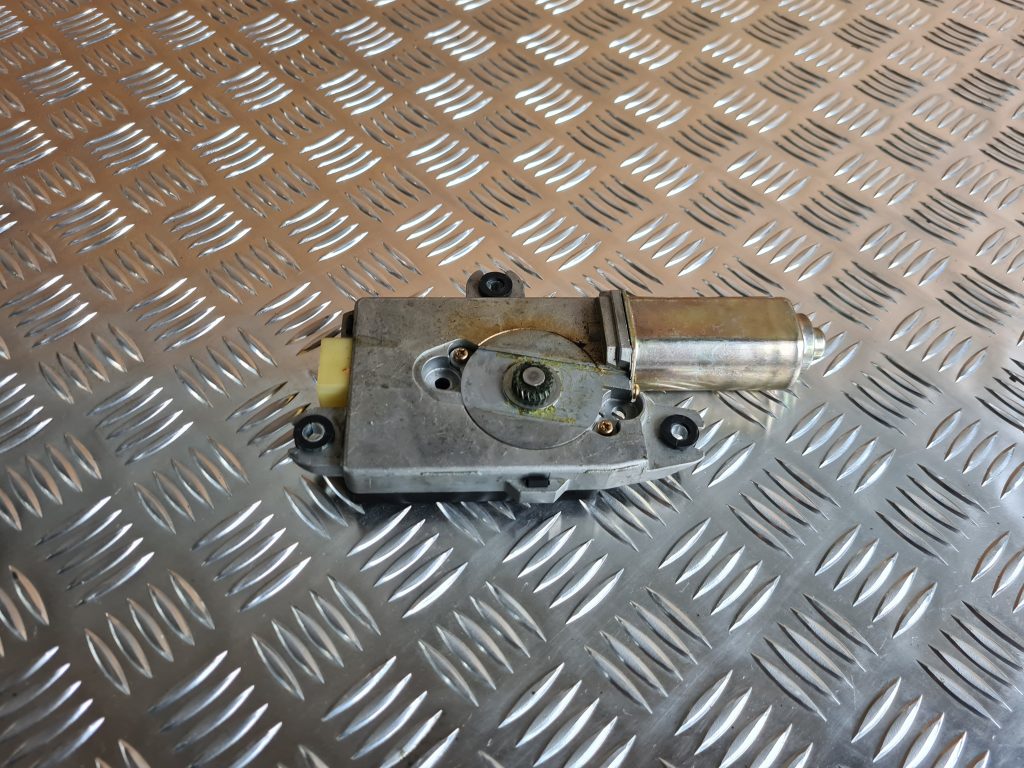 Lūka motors priekš NISSAN X-TRAIL 2005 1 Lūka motors priekš NISSAN X-TRAIL 2005