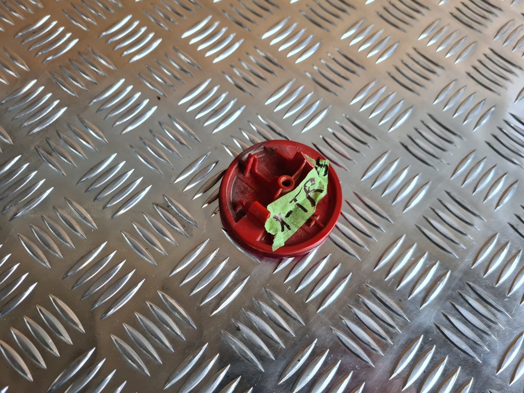 Aizmugurējais atstarotājs priekš NISSAN X-TRAIL 2005 2 Aizmugurējais atstarotājs priekš NISSAN X-TRAIL 2005