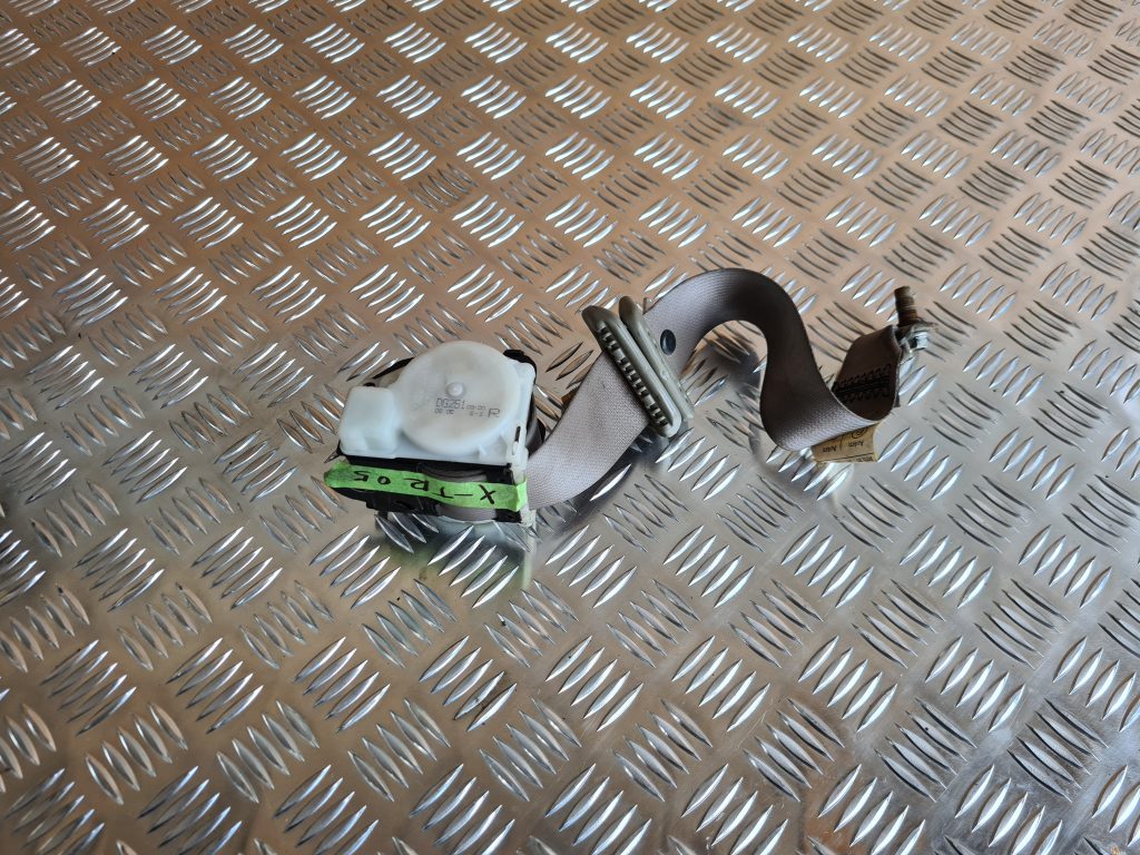 Aizmugurējā labā drošības josta priekš NISSAN X-TRAIL 2005