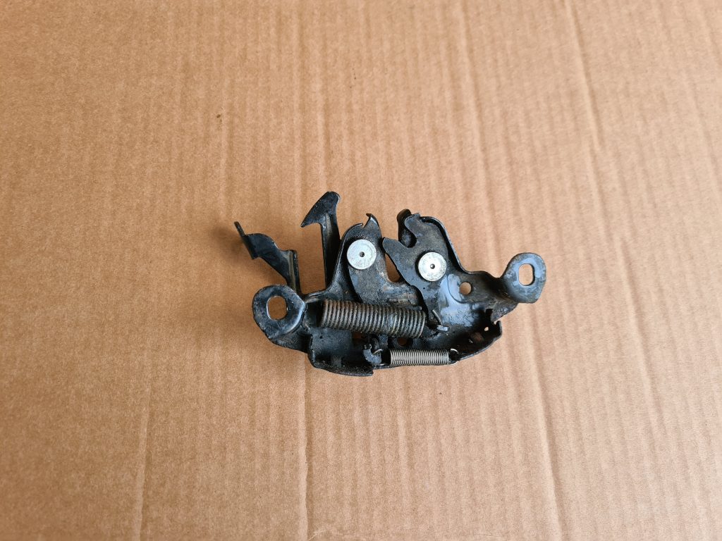 Pārsega slēdzene priekš NISSAN X-TRAIL 2005