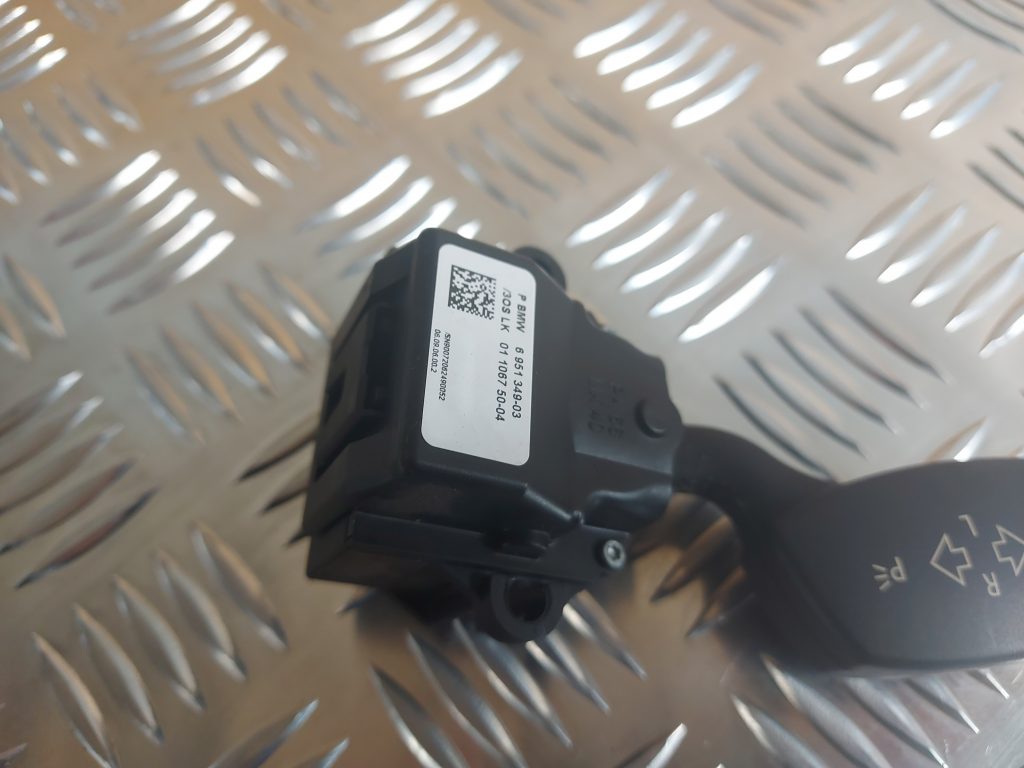 Pagrieziena rādītāju slēdzis priekš BMW 525 E60 2006 OLIVE