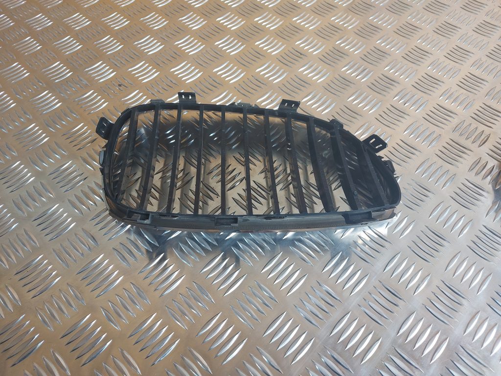 Bufera reste priekš BMW 525 E60 2006 OLIVE 3 Bufera reste priekš BMW 525 E60 2006 OLIVE