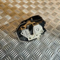 Priekšējo kreiso durvju slēdzene priekš BMW 525 E60 2006 OLIVE