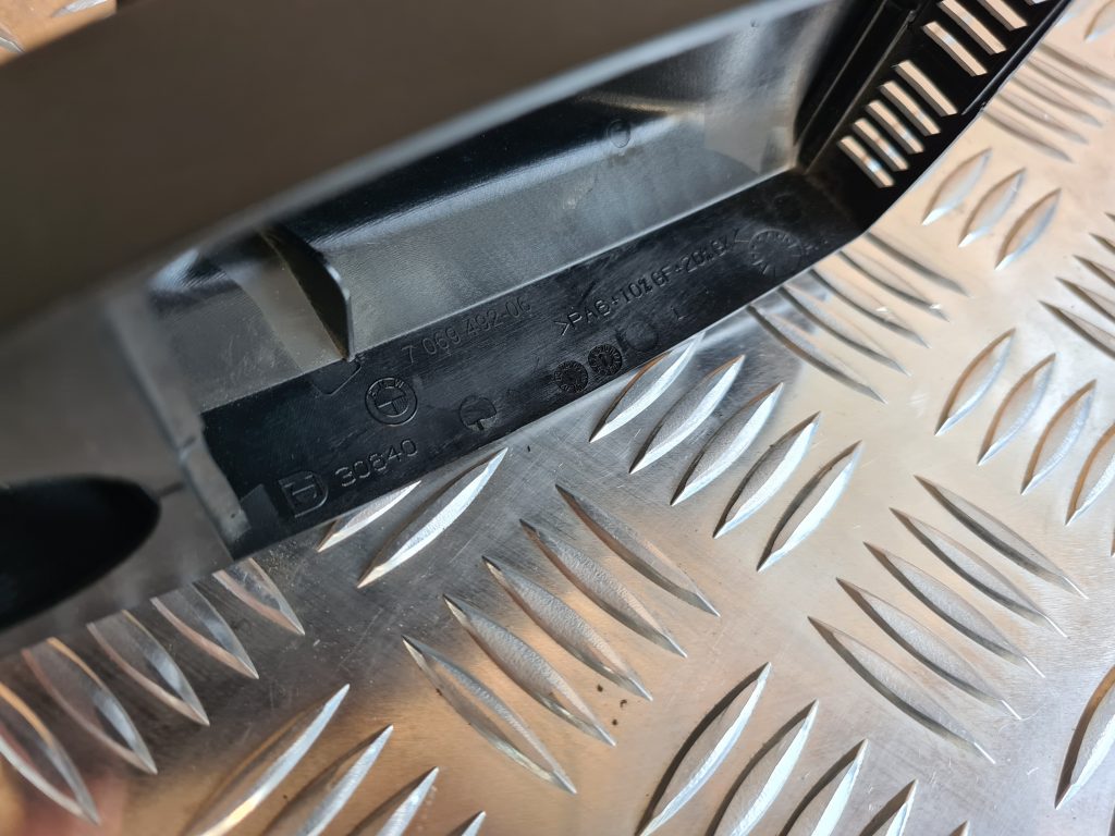 Atpakaļskata spoguļa apdare (salonā) priekš BMW 525 E60 2006 OLIVE