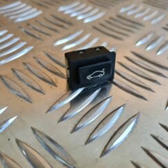 Bagāžnieka vāka atvēršanas rokturis/poga priekš BMW 525 E60 2006 OLIVE