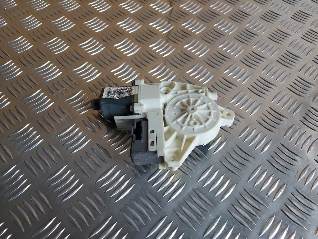 Elektrisko stiklu motors priekš PEUGEOT 407 2006 1 Elektrisko stiklu motors priekš PEUGEOT 407 2006