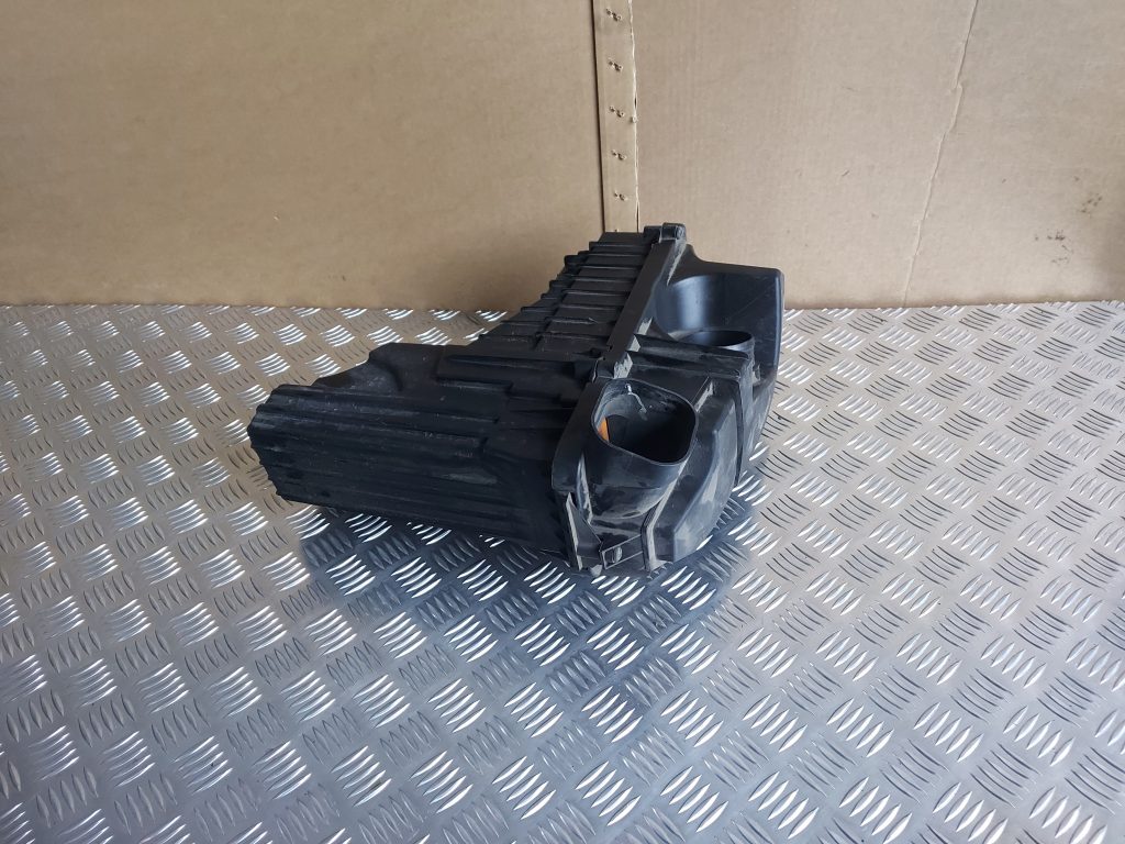 Gaisa filtra korpuss priekš PEUGEOT 407 2006