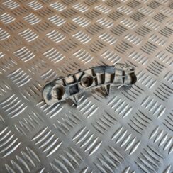 Aizmugurēja bufera kronšteins priekš TOYOTA AVENSIS 2012