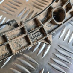 Aizmugurēja bufera kronšteins priekš TOYOTA AVENSIS 2012