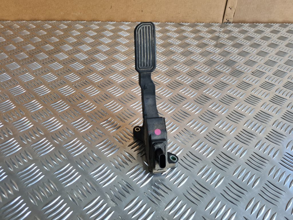 Gāzes pedālis priekš TOYOTA AVENSIS 2012