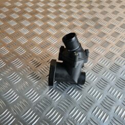 Termostata korpuss priekš TOYOTA AVENSIS 2012